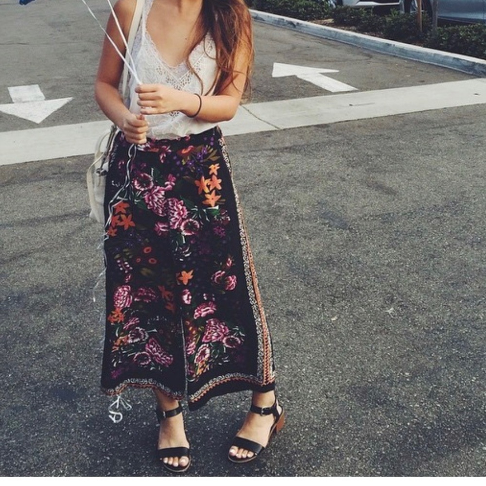 Zara floral flowy pants